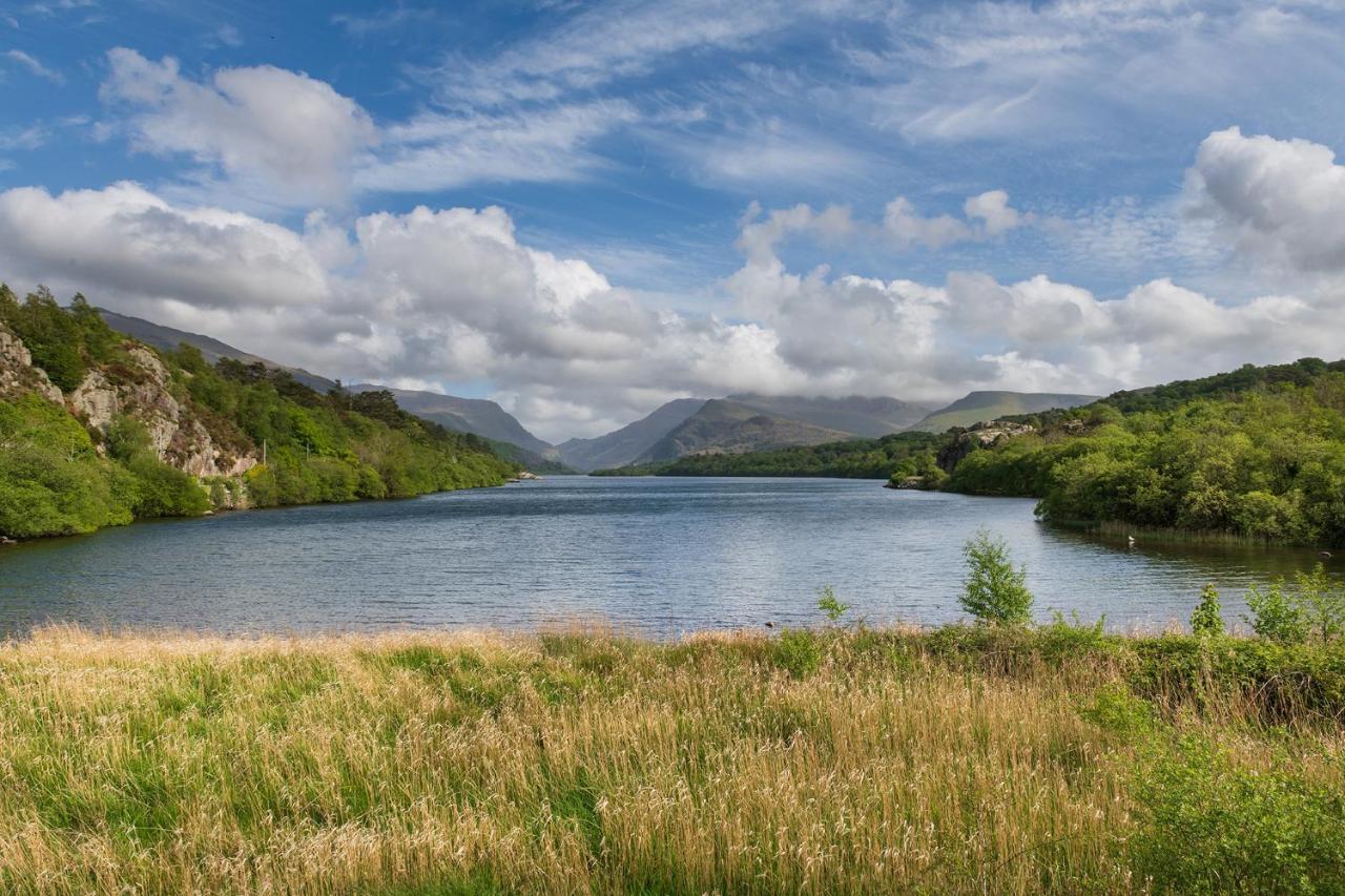 Arlyn, Padarn Lake Viewpoint In Snowdonia Caernarfon Exterior photo